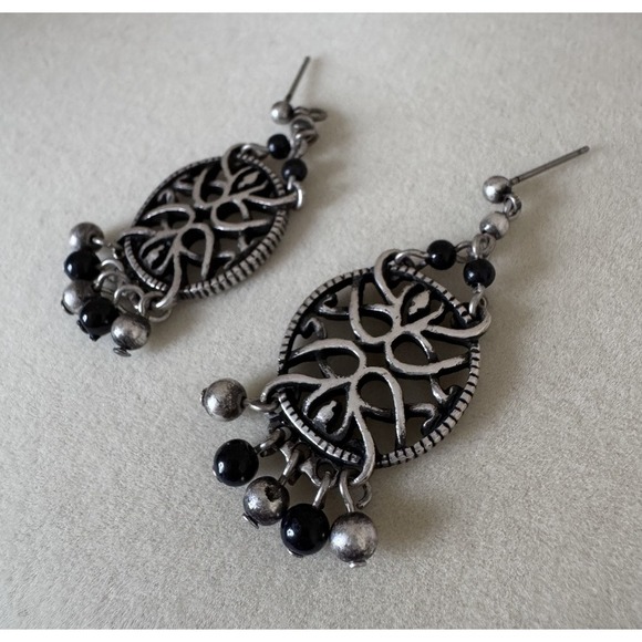 The Unbranded Brand Jewelry - Women's Fashion Silver Bead Dangle Earrings Black And Silver Beads Boho